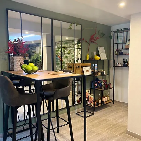 Апарт-отель Sofi-living-apartments 3*